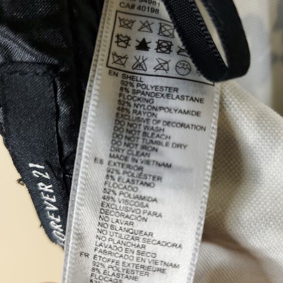 Forever 21 Black Velvet Print Mini Skirt with Faux Leather SIze S - Picture 8 of 10